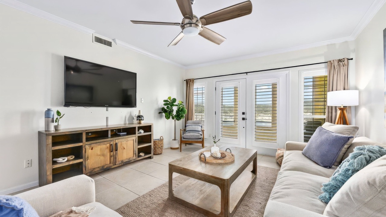 Photo of Livingroom in Highland Lake Estates