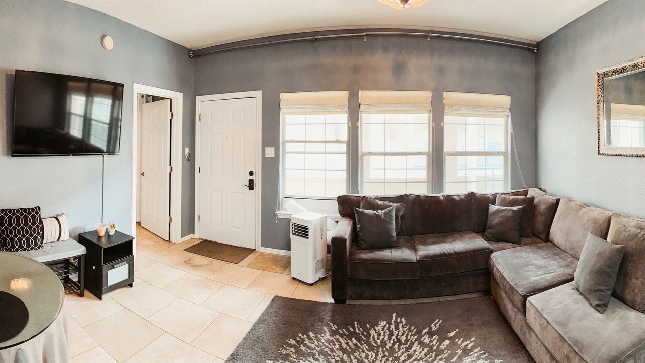 Photo of Livingroom in Highland Lake Estates