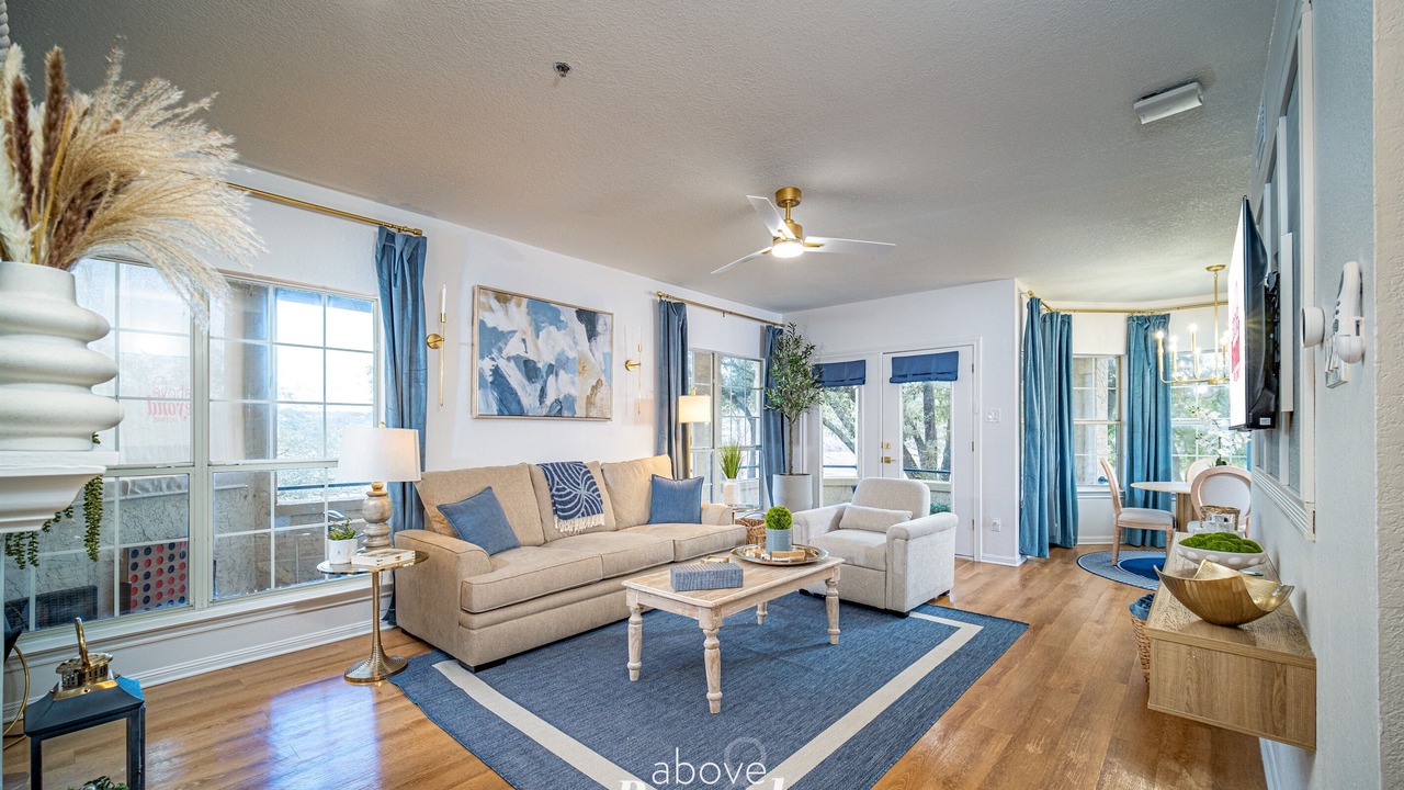 Photo of Livingroom in Highland Lake Estates