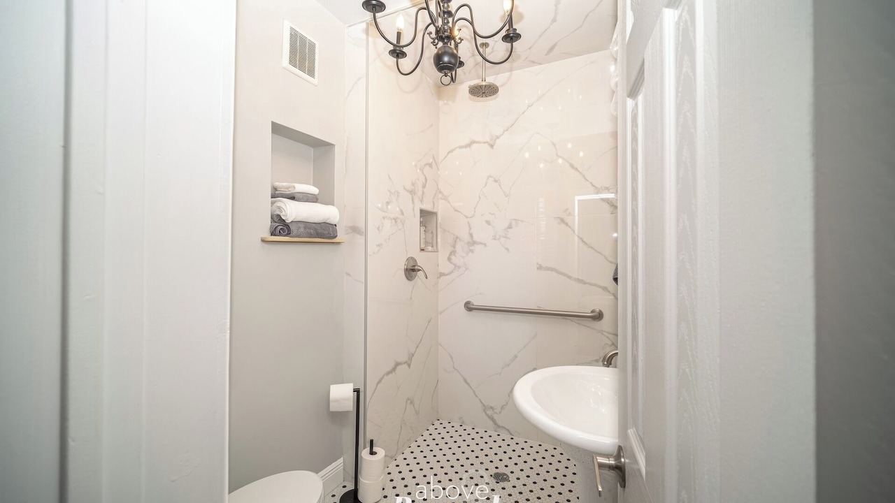 Photo of Bathroom in Arsenal