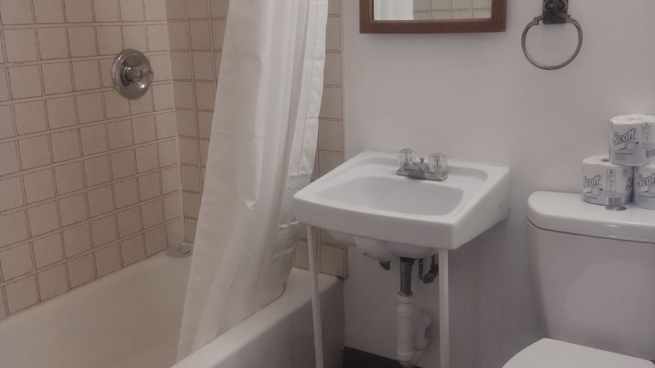 Photo of Bathroom in Oliverea