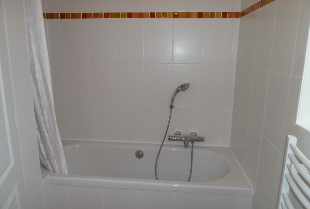 Photo of Bathroom in Givry