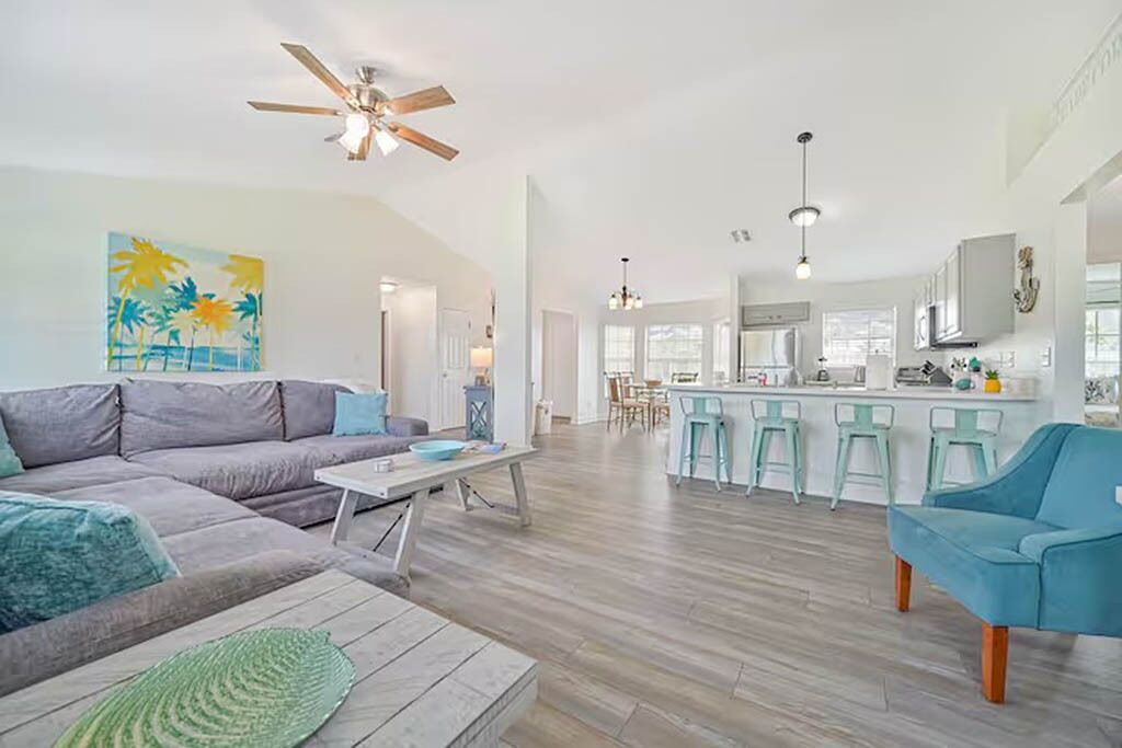Photo of Livingroom in Pelican