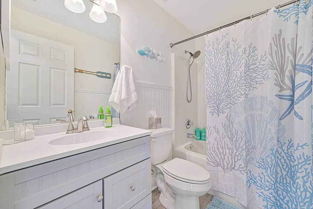 Photo of Bathroom in Pelican