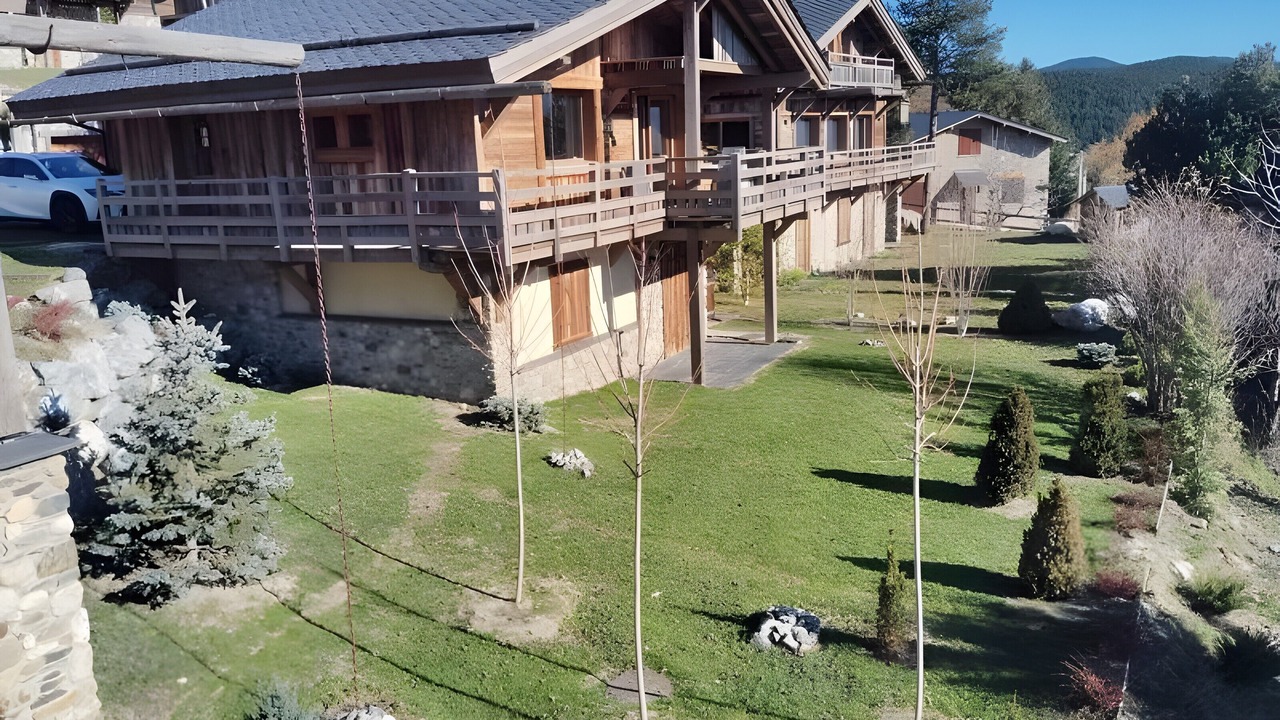Photo of Outdoor in Superbolquere
