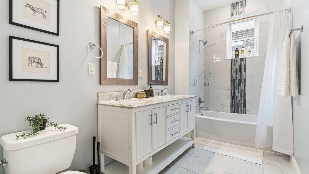 Photo of Bathroom in Point Breeze North