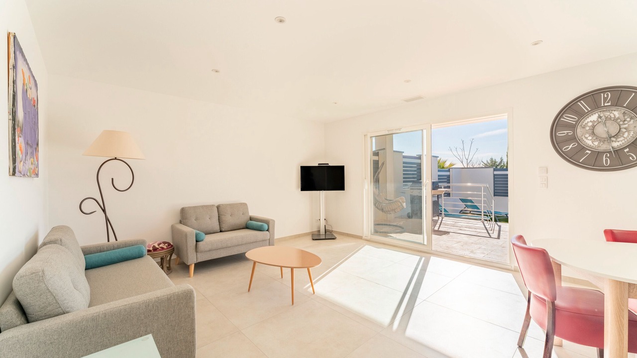 Photo of Livingroom in Saint-Genies-de-Malgoires