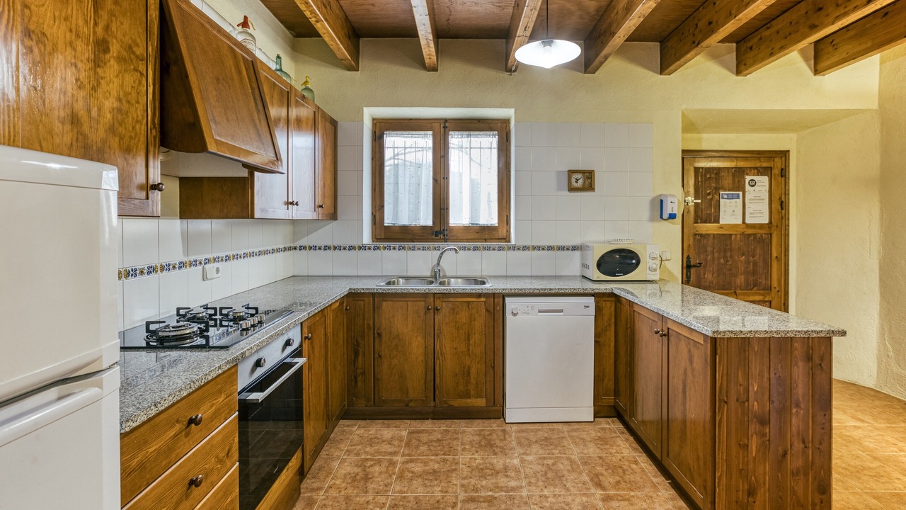 Photo of Kitchen in Maia de Montcal