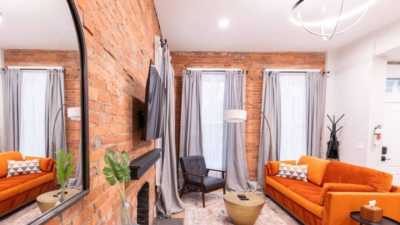 Photo of Livingroom in Victorian Village