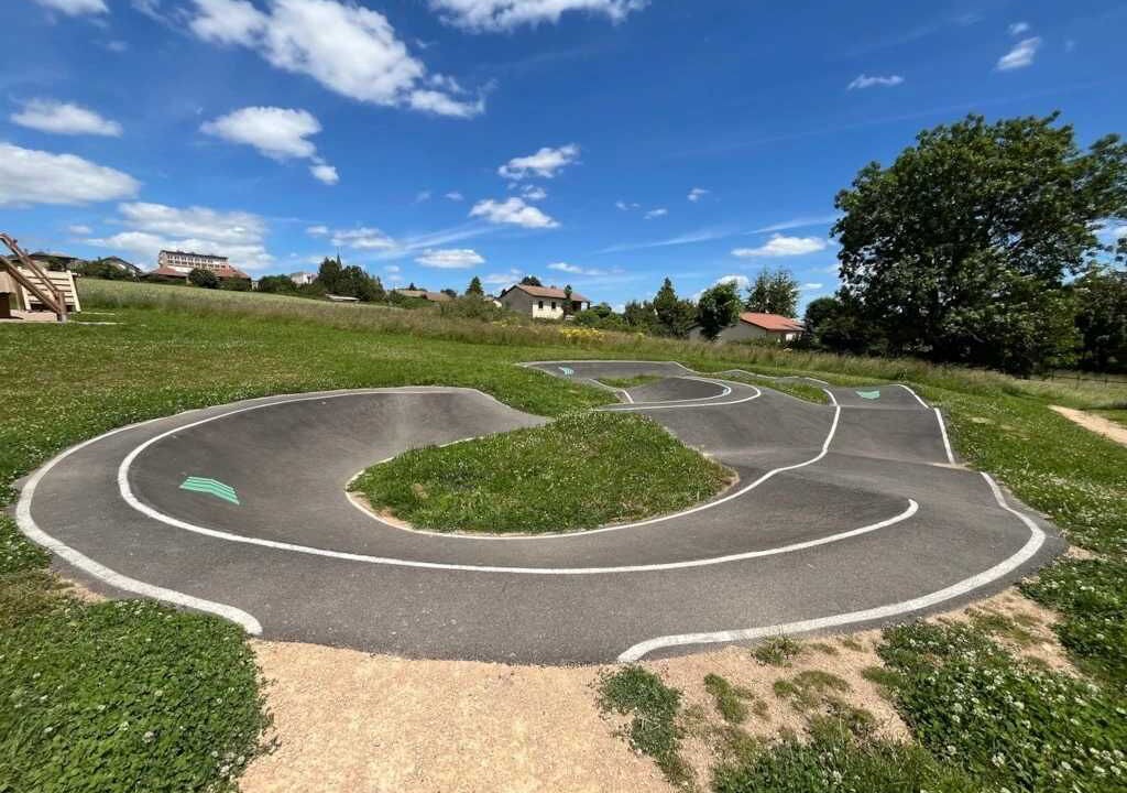 Photo of Outdoor in Matour