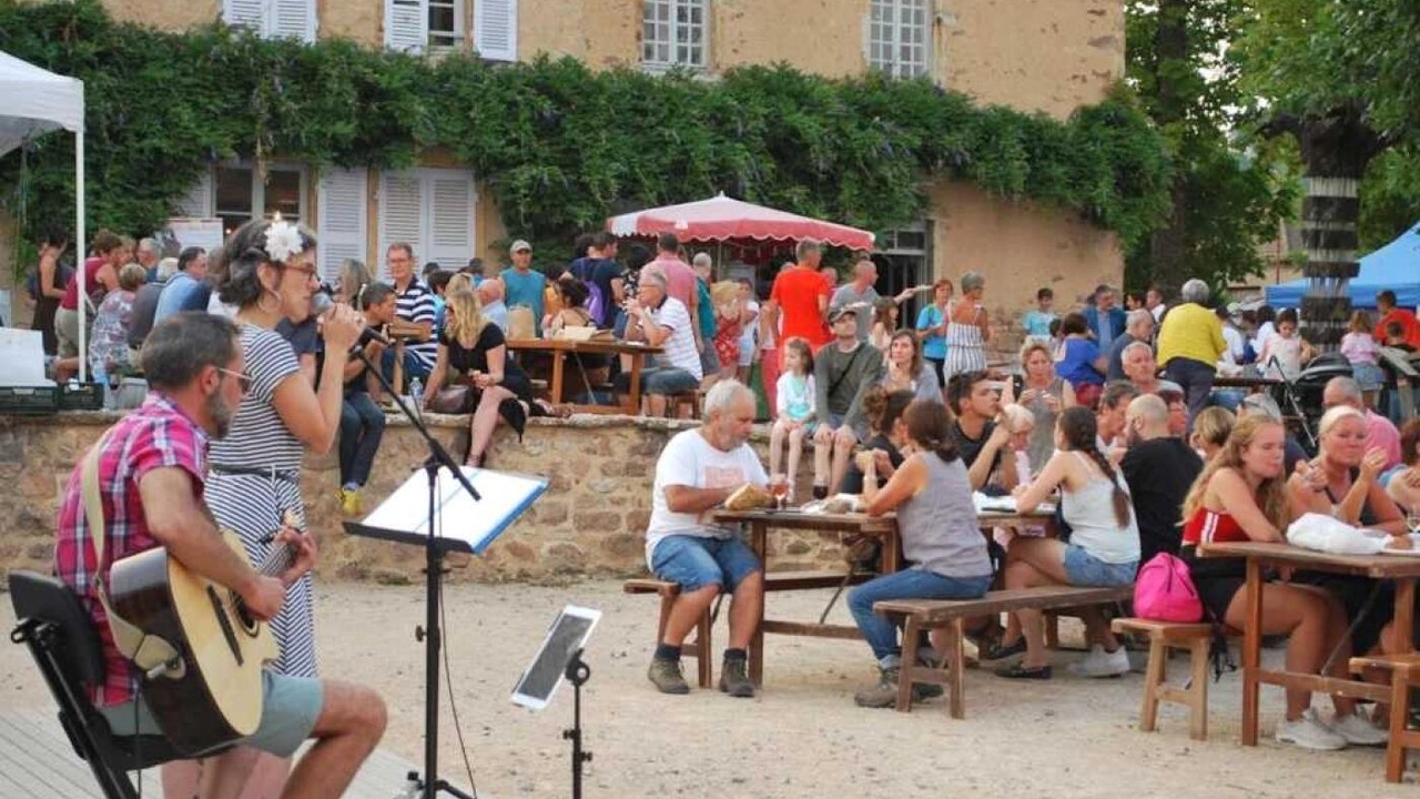 Photo of Outdoor in Matour