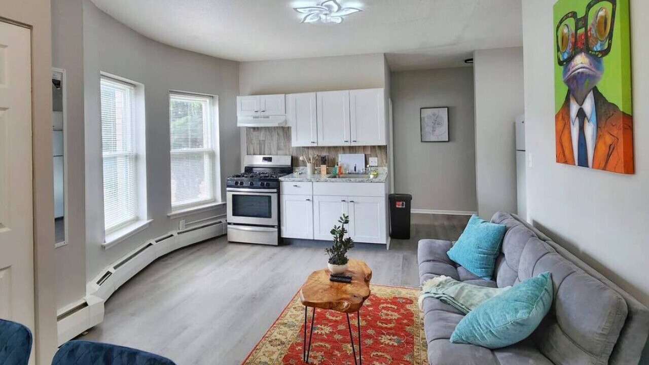 Photo of Livingroom in Metro Center