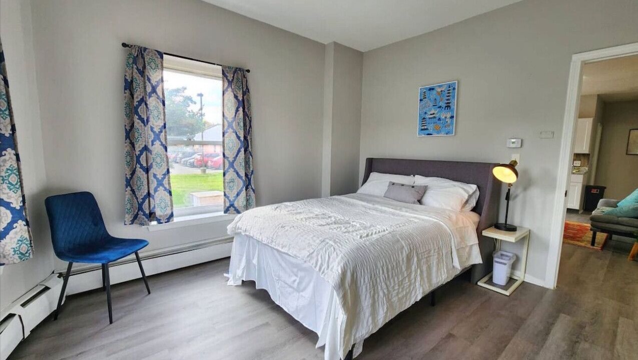 Photo of Bedroom in Metro Center