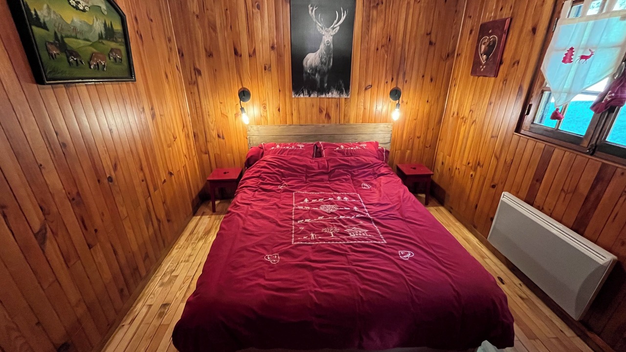 Photo of Bedroom in Allos