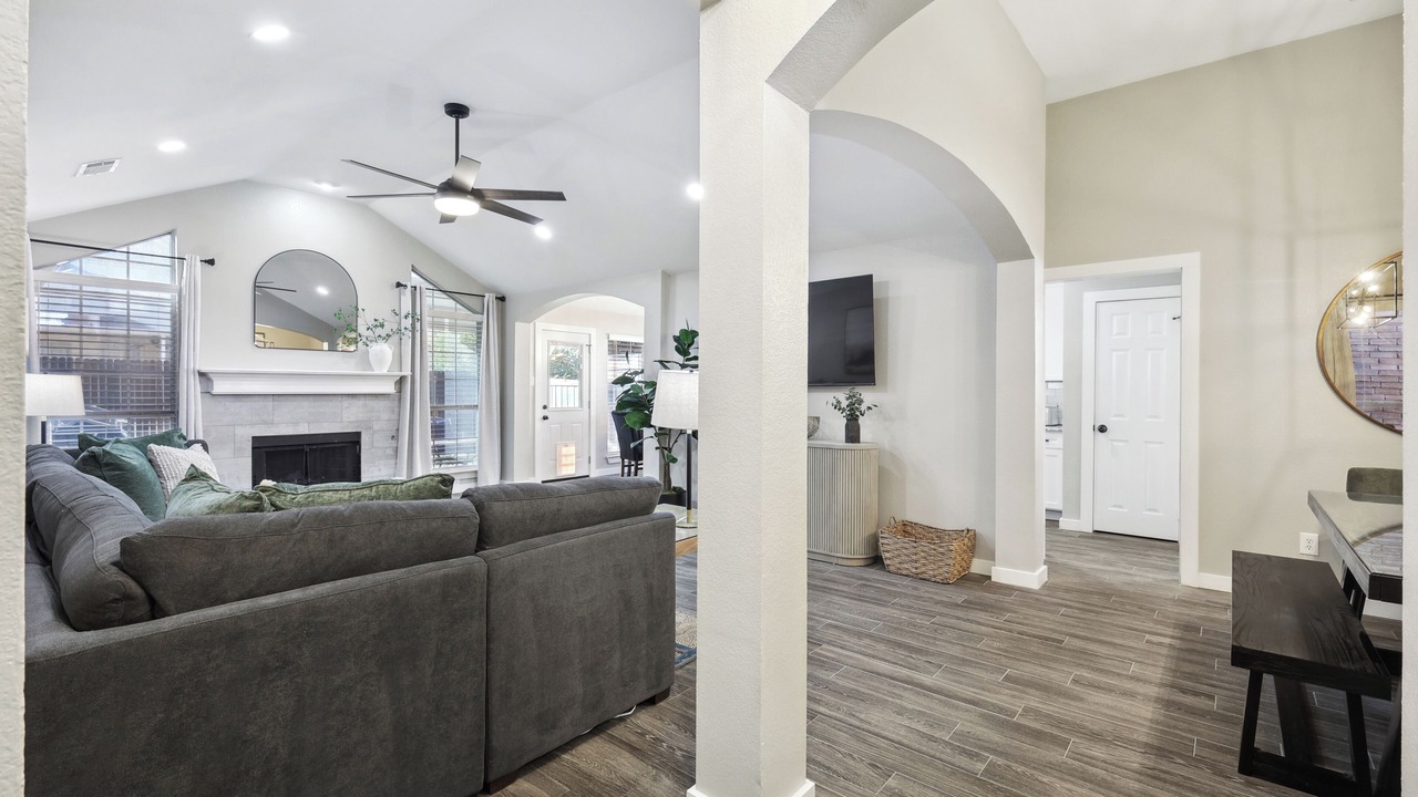 Photo of Livingroom in Lewisville