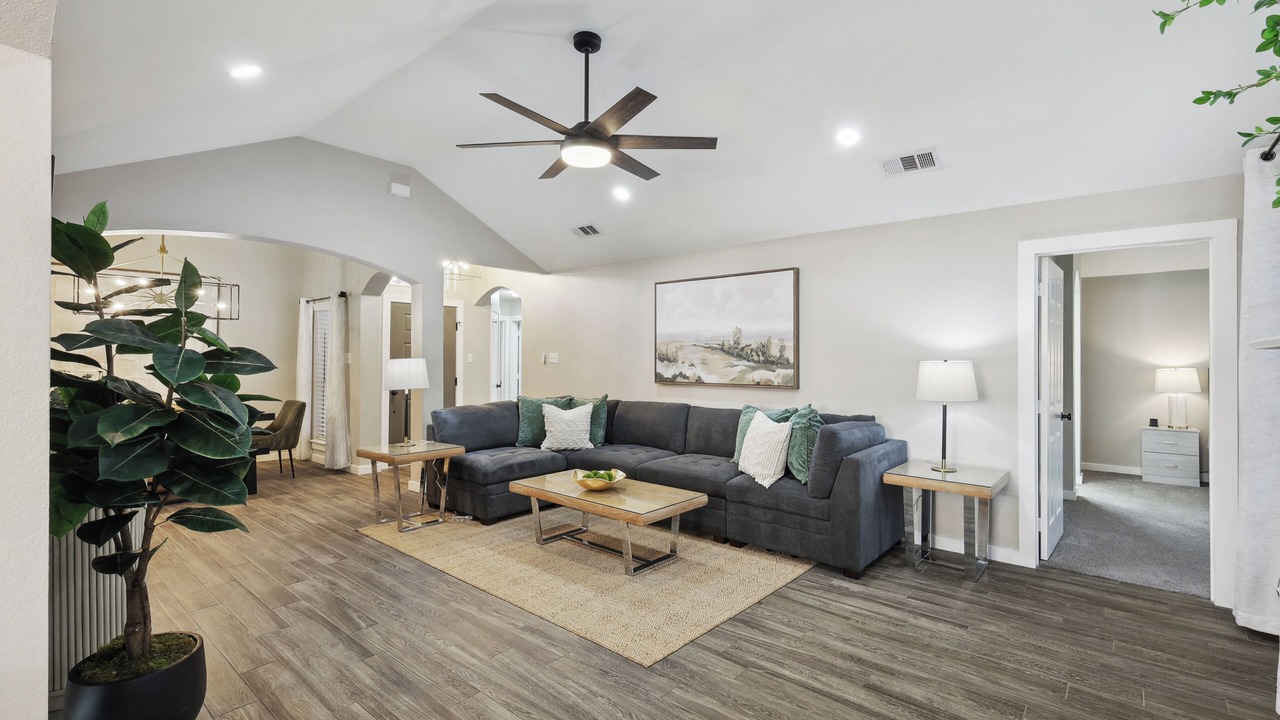 Photo of Livingroom in Lewisville