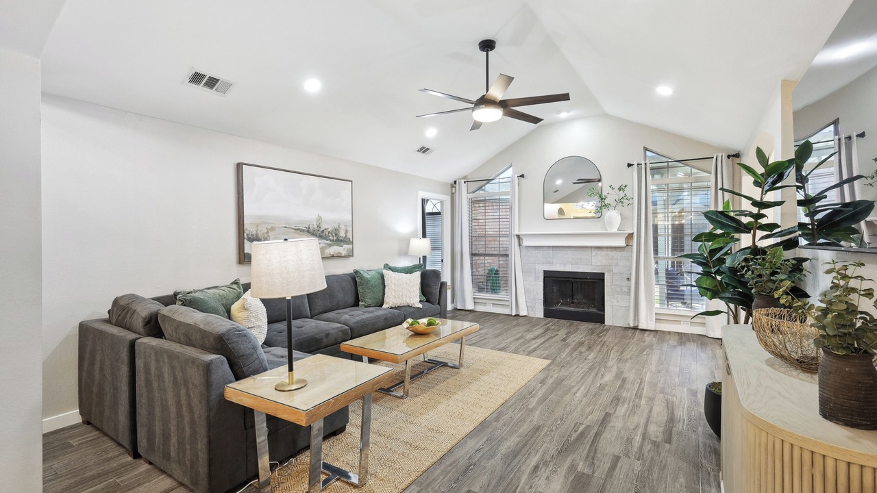 Photo of Livingroom in Lewisville