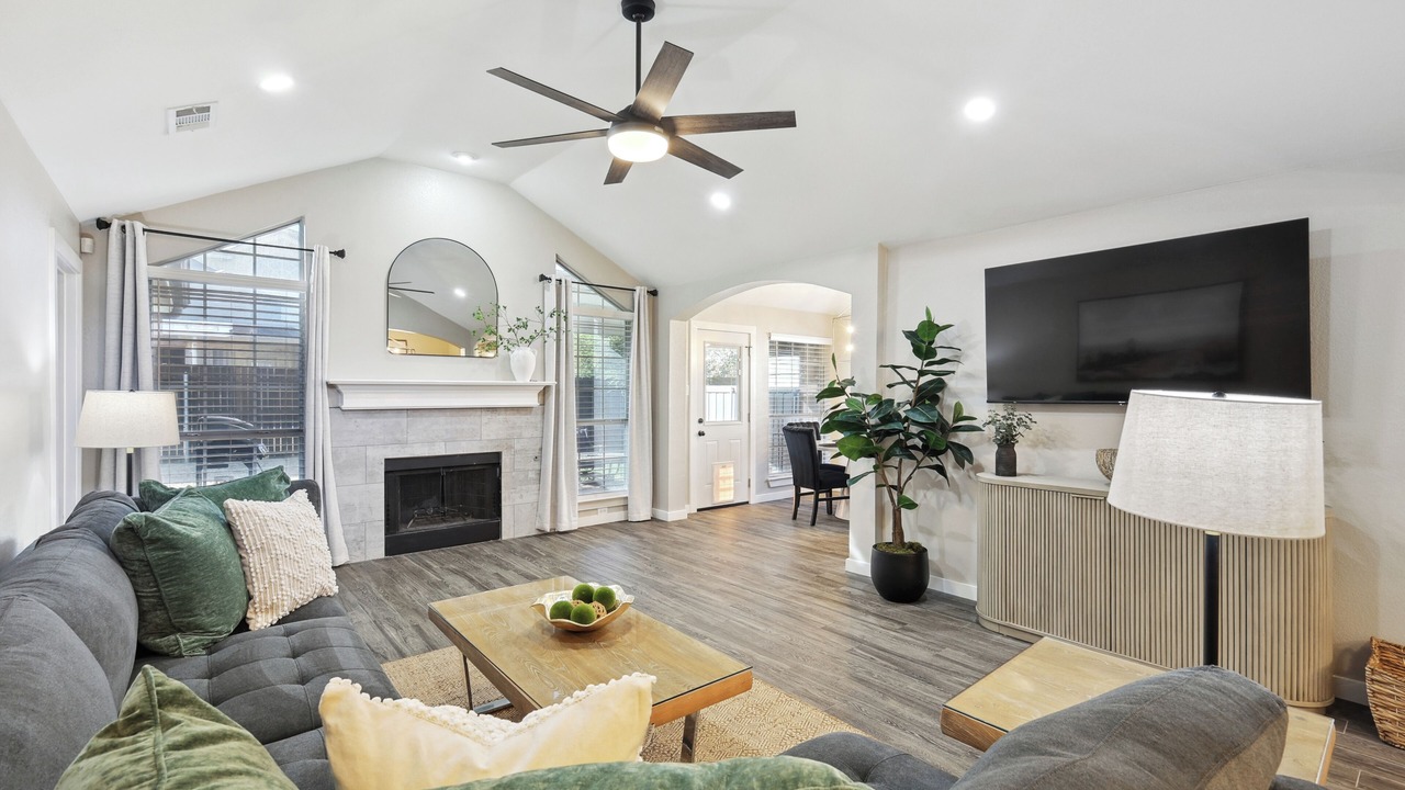 Photo of Livingroom in Lewisville