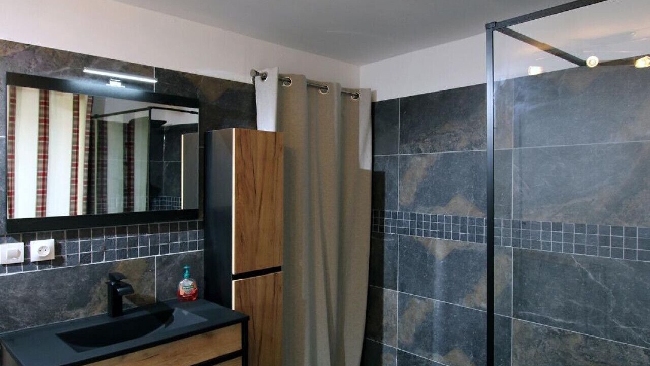 Photo of Bathroom in Leynhac