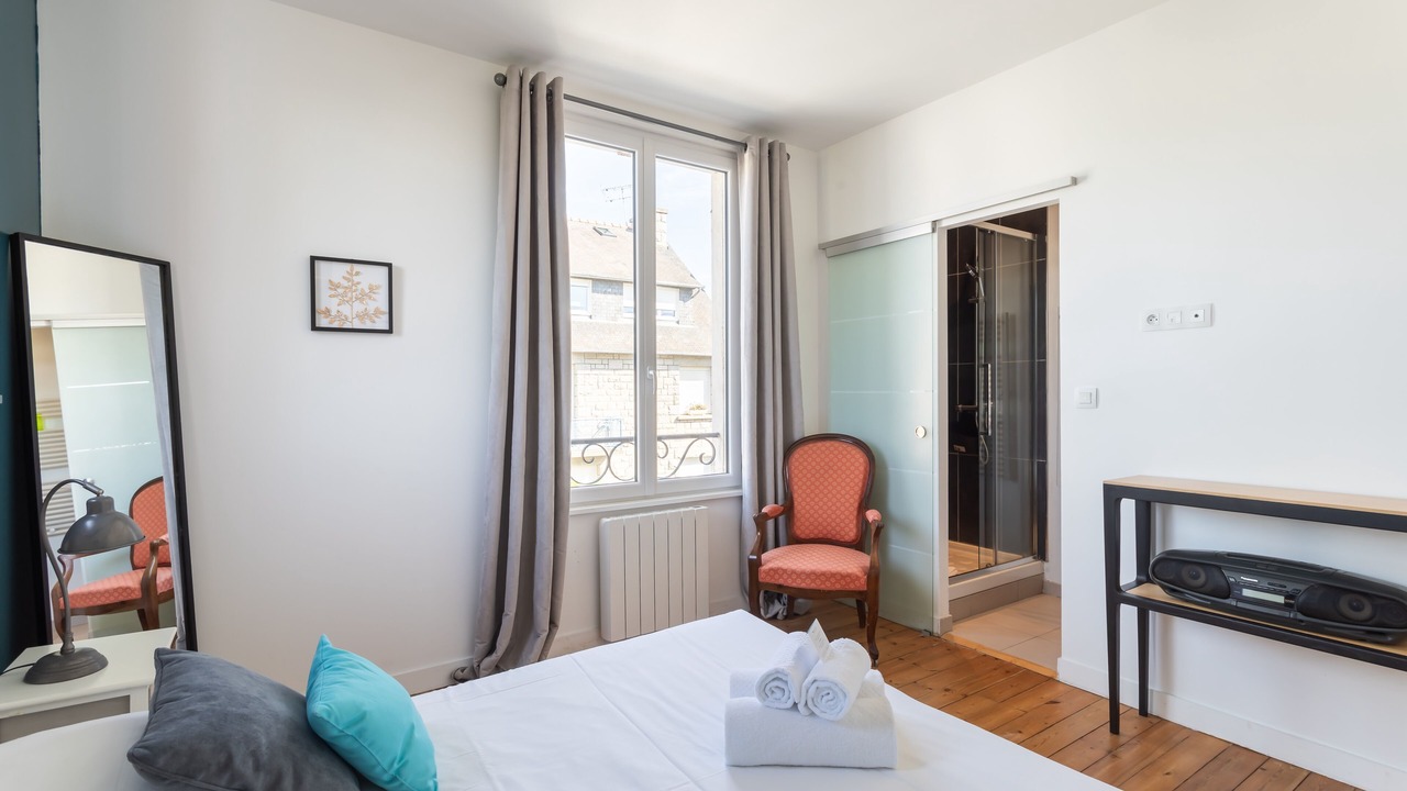 Photo of Bedroom in Lancieux