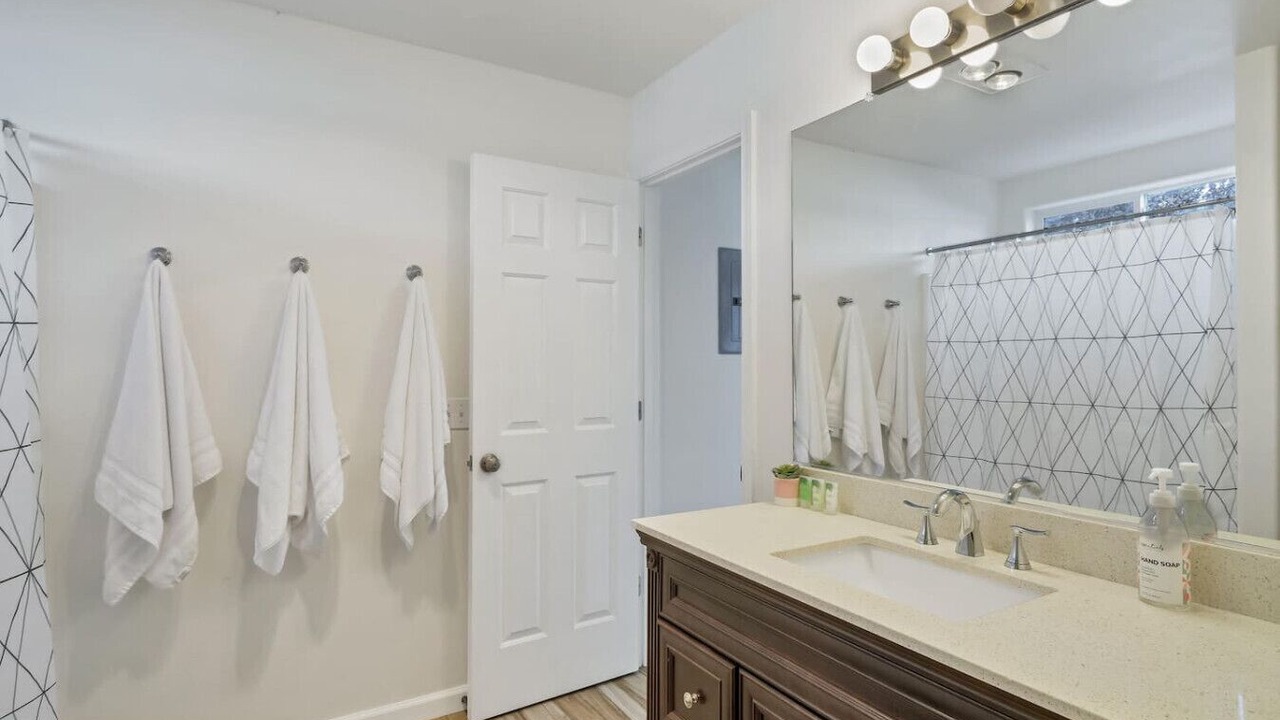 Photo of Bathroom in Mountain View District