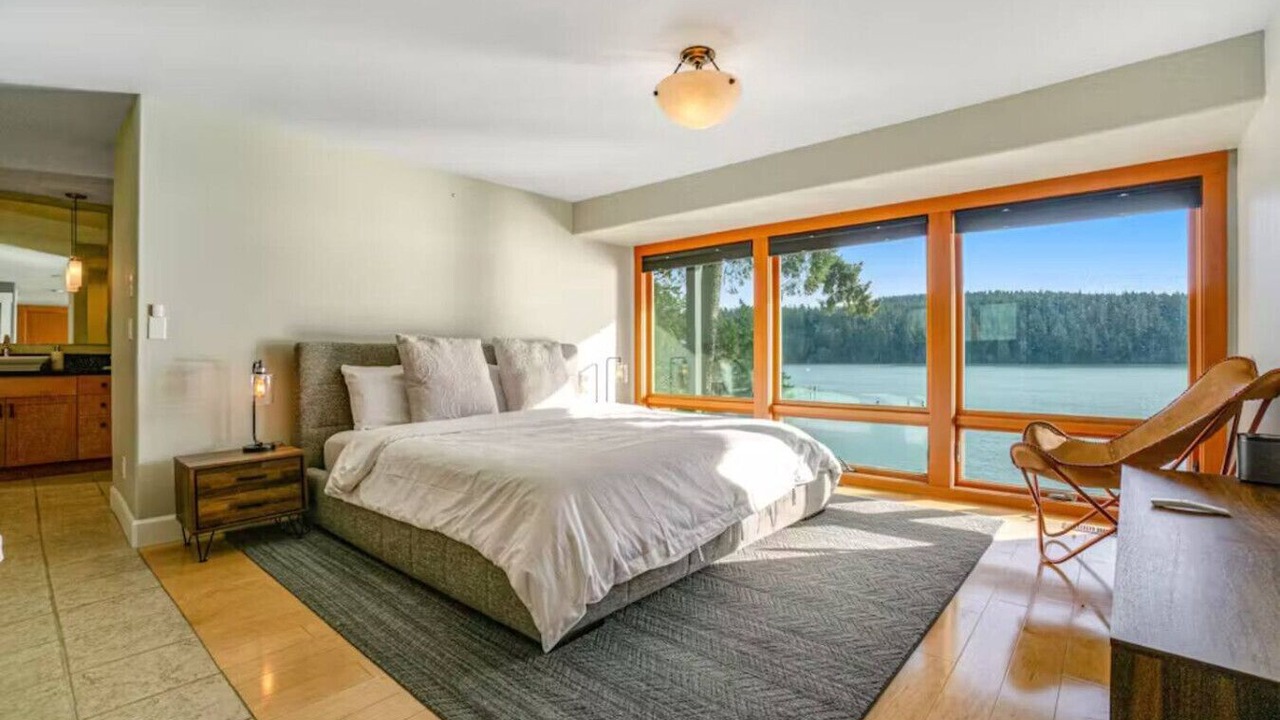 Photo of Bedroom in Anacortes