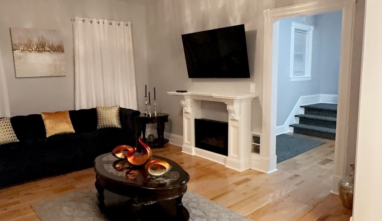Photo of Livingroom in Utica