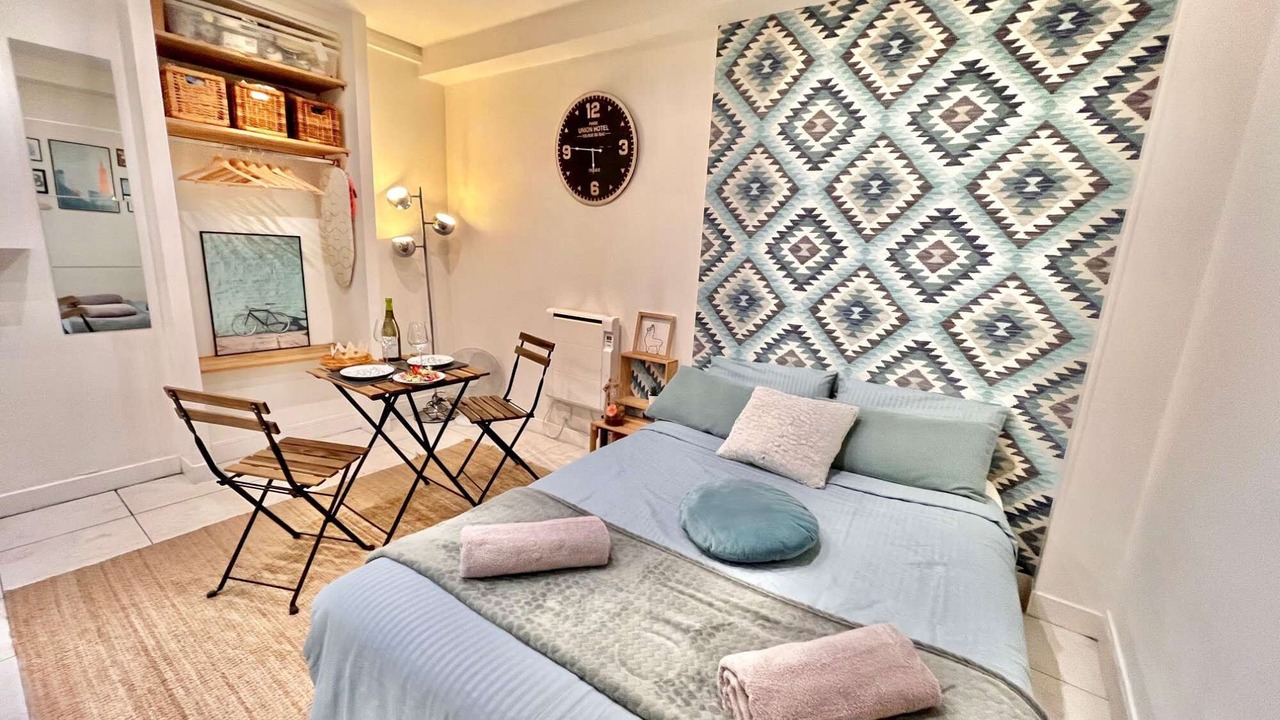 Photo of Bedroom in Clichy