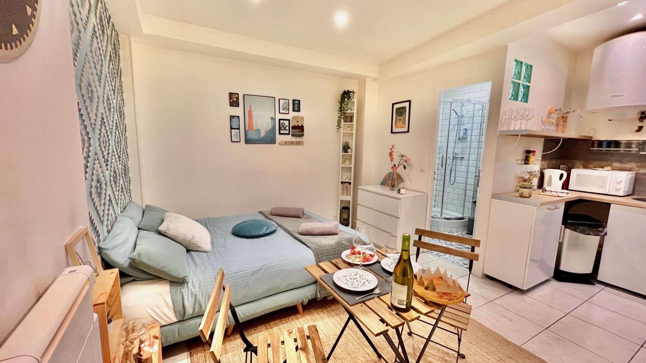 Photo of Bedroom in Clichy