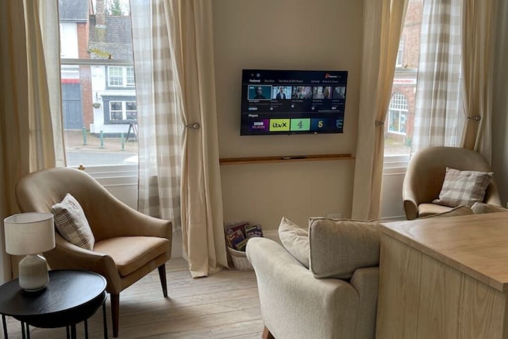 Photo of Livingroom in Wing