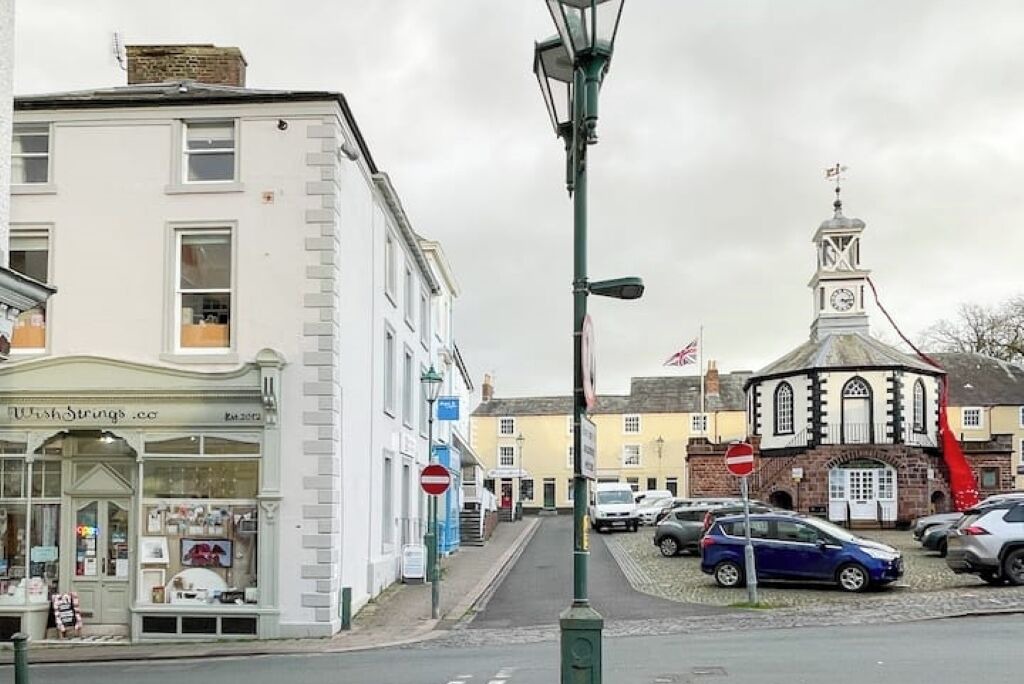 Photo of Others in Wing