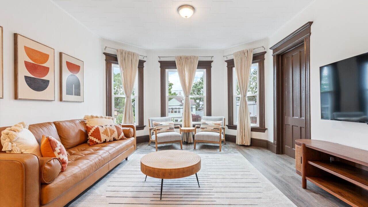 Photo of Livingroom in Westside