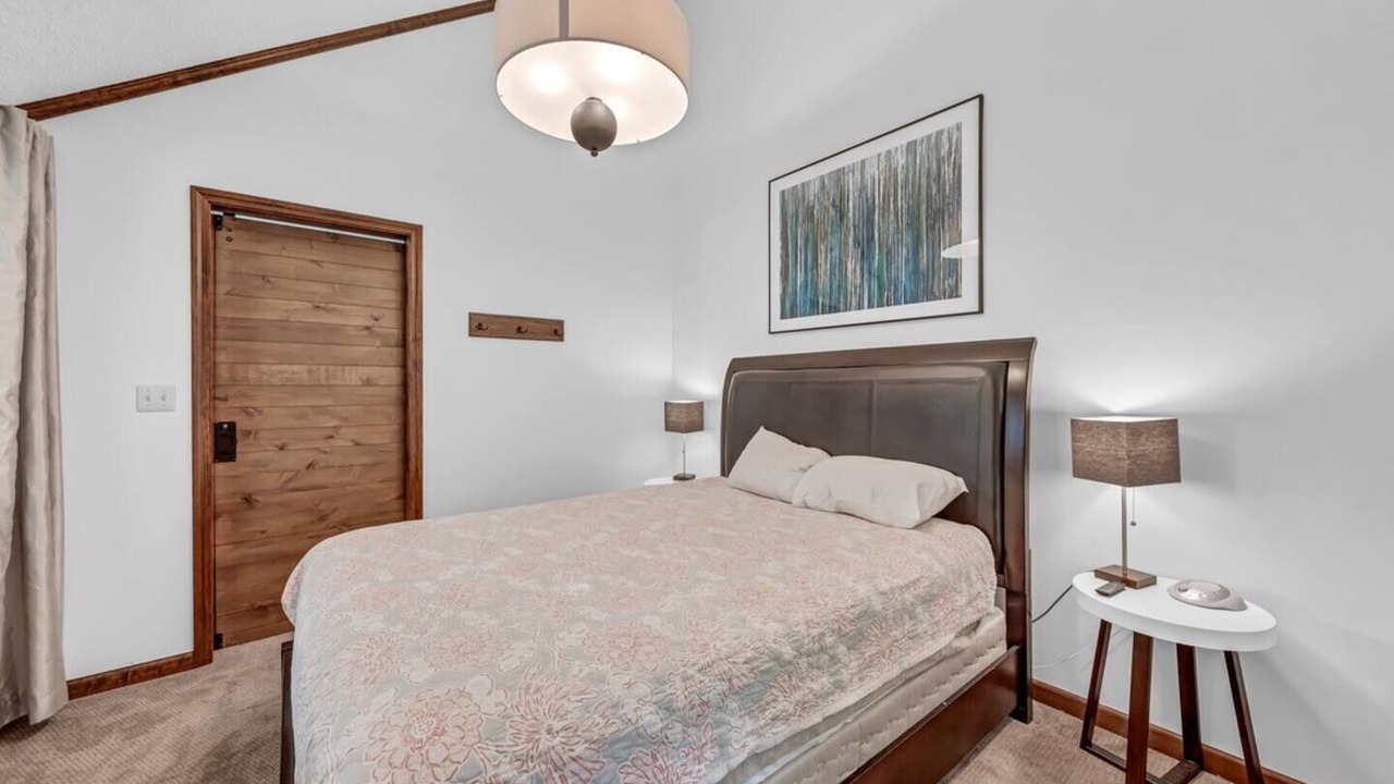 Photo of Bedroom in Ellicottville