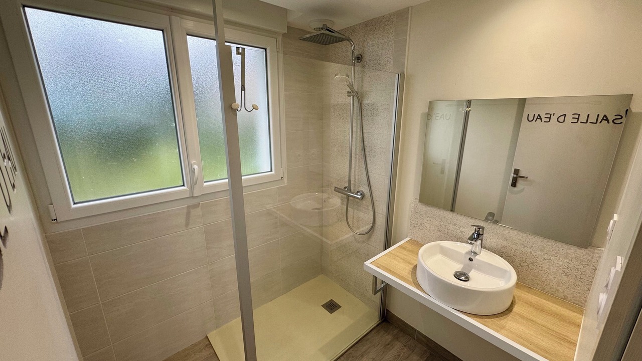Photo of Bathroom in Vendrennes
