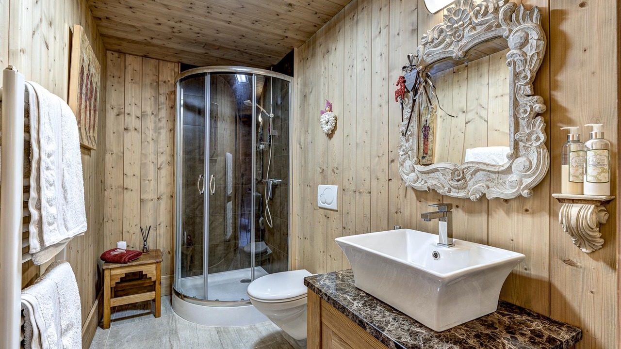 Photo of Bathroom in Cluses