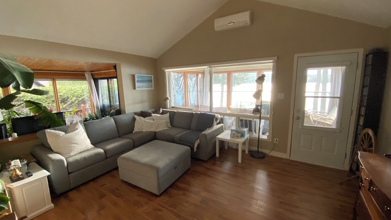 Photo of Livingroom in Dunham