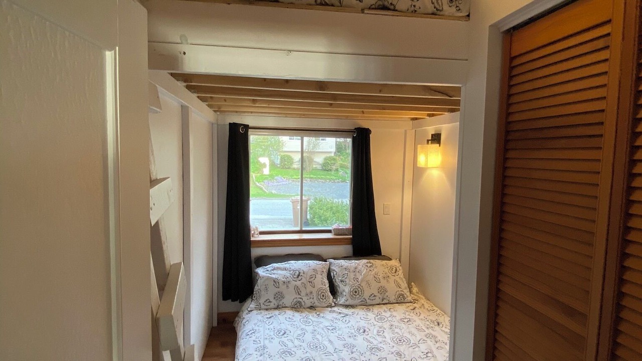 Photo of Bedroom in Dunham