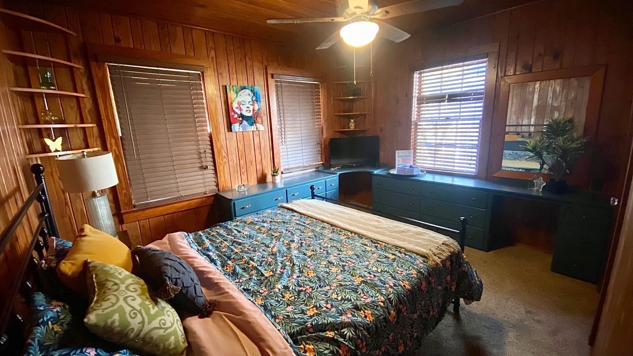 Photo of Bedroom in Hattiesburg