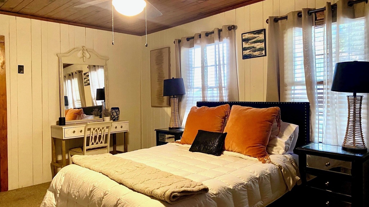 Photo of Bedroom in Hattiesburg