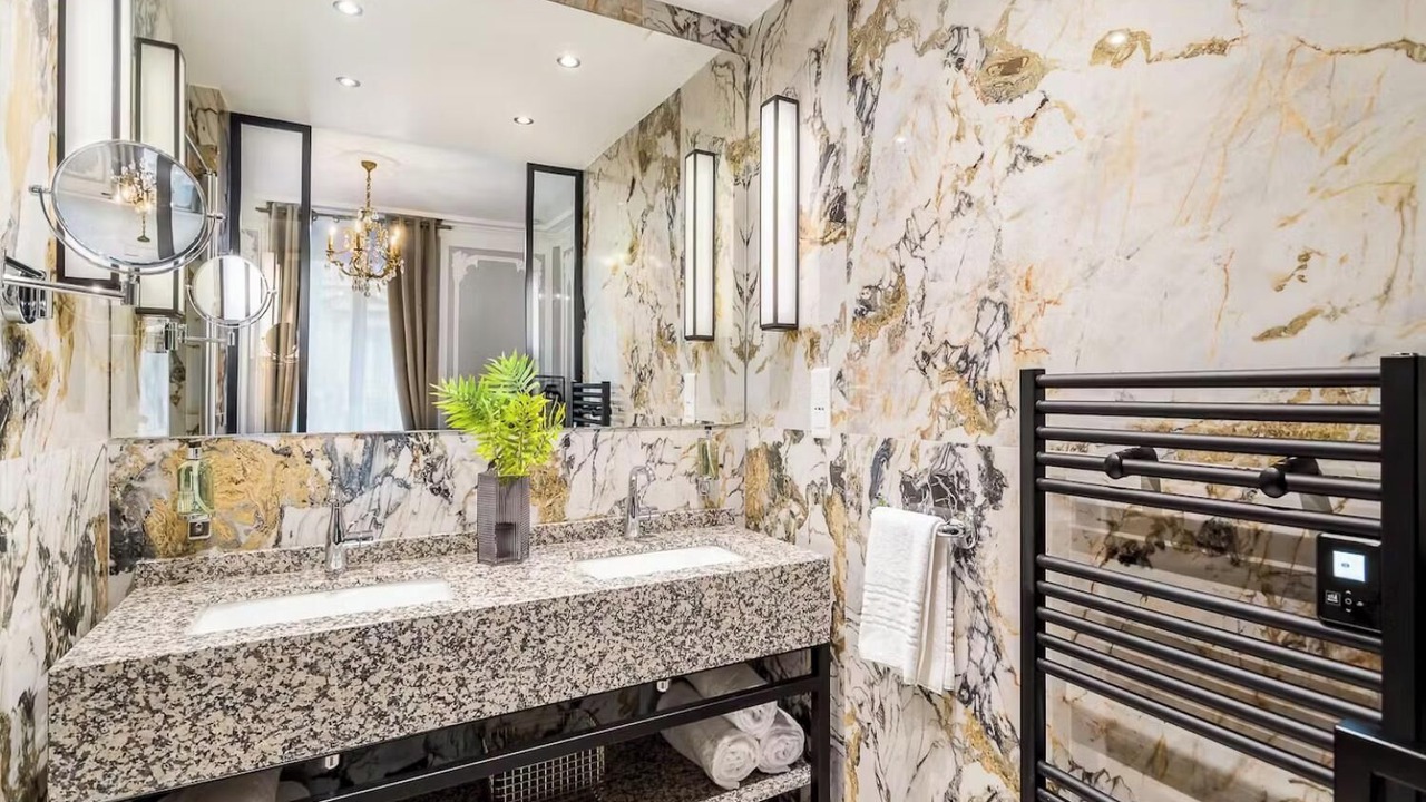 Photo of Bathroom in Saint-Merri