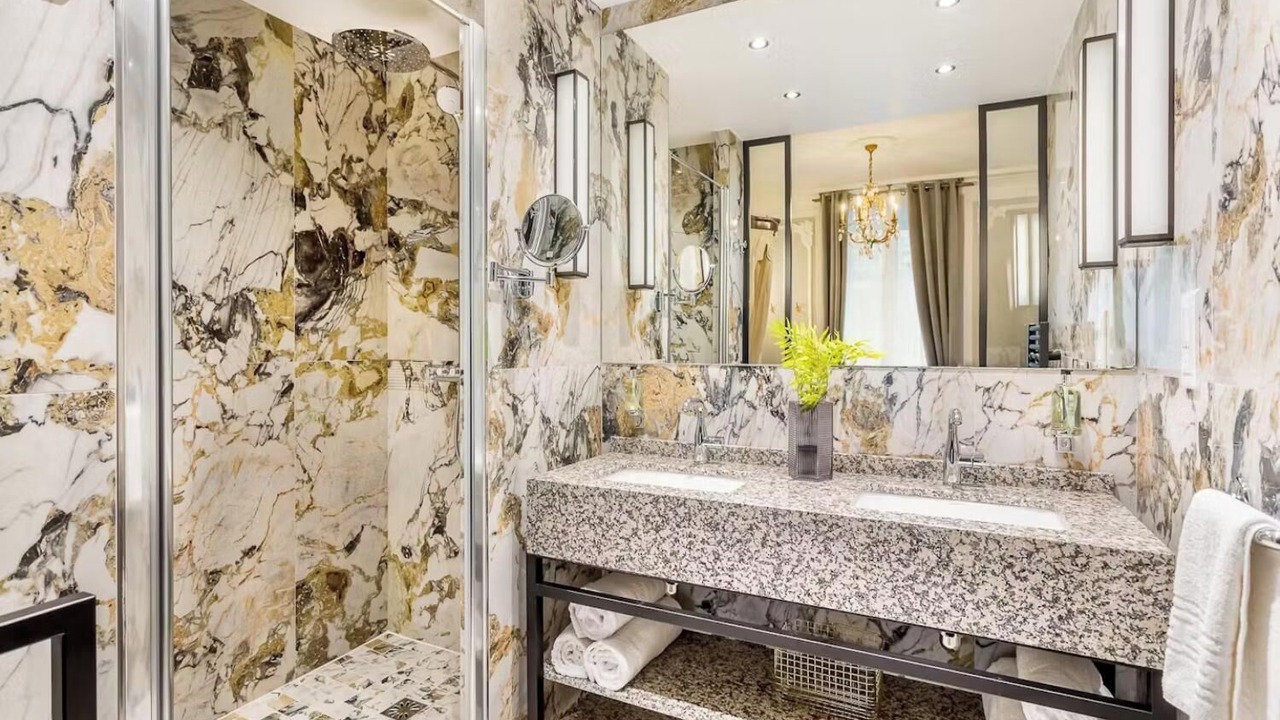Photo of Bathroom in Saint-Merri