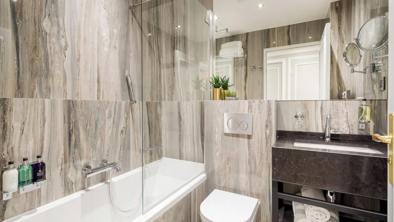 Photo of Bathroom in Saint-Merri