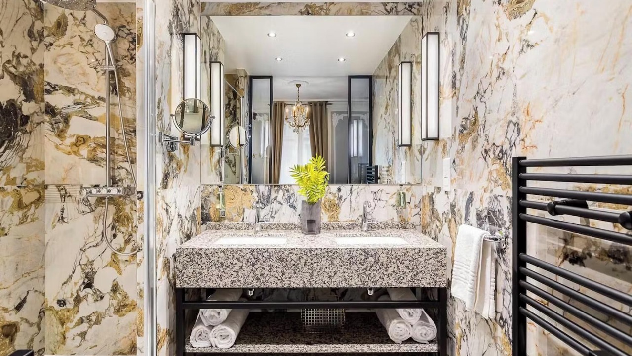 Photo of Bathroom in Saint-Merri