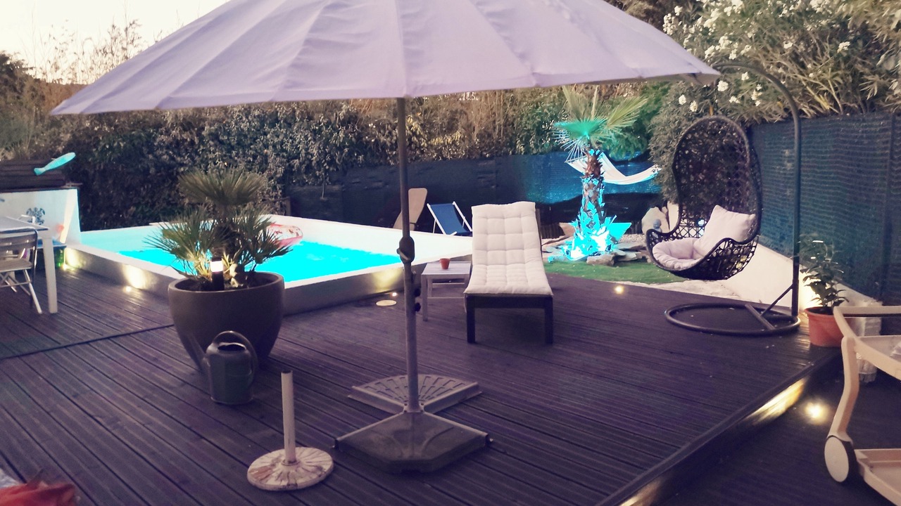 Photo of Patio Balcony in Claret