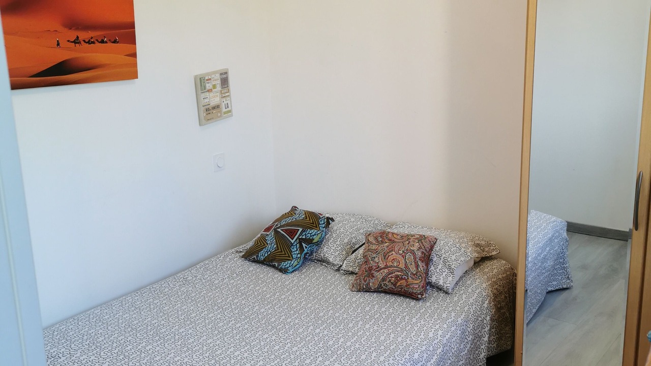 Photo of Bedroom in Claret