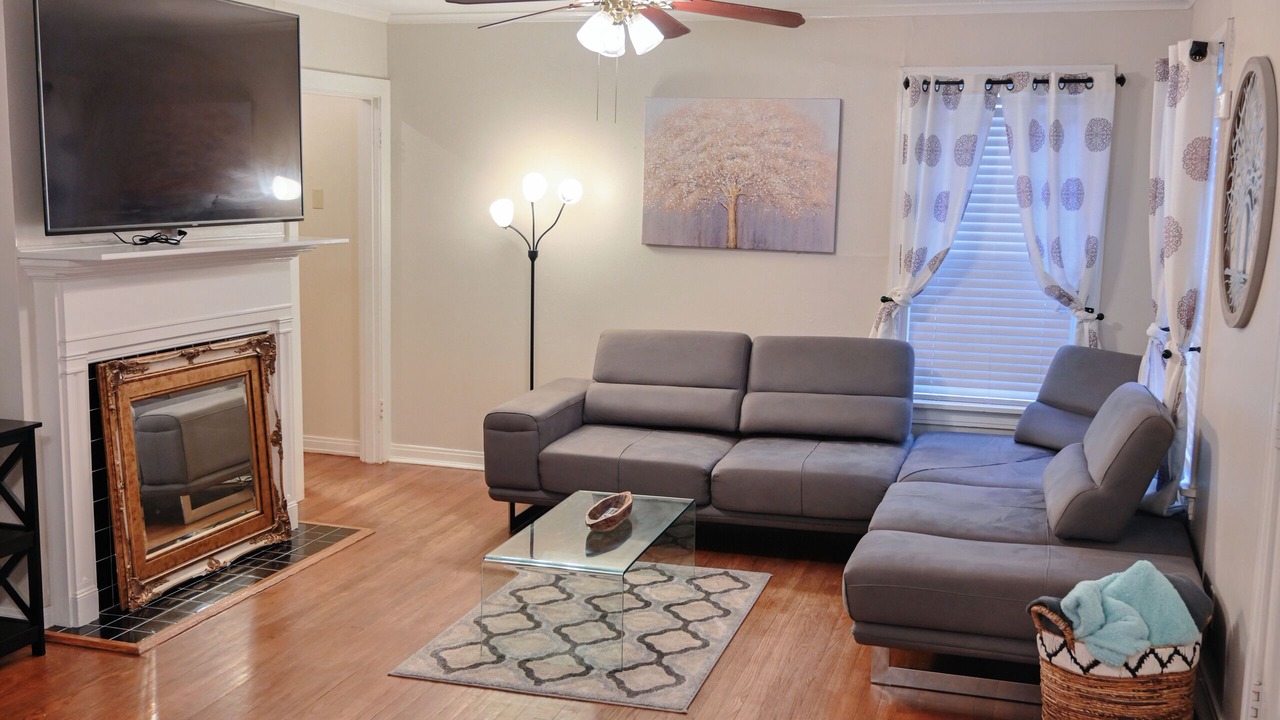 Photo of Livingroom in Broadmoor