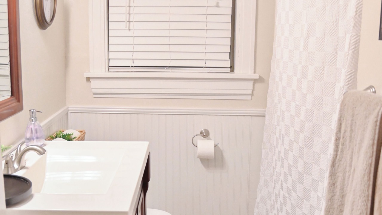 Photo of Bathroom in Broadmoor