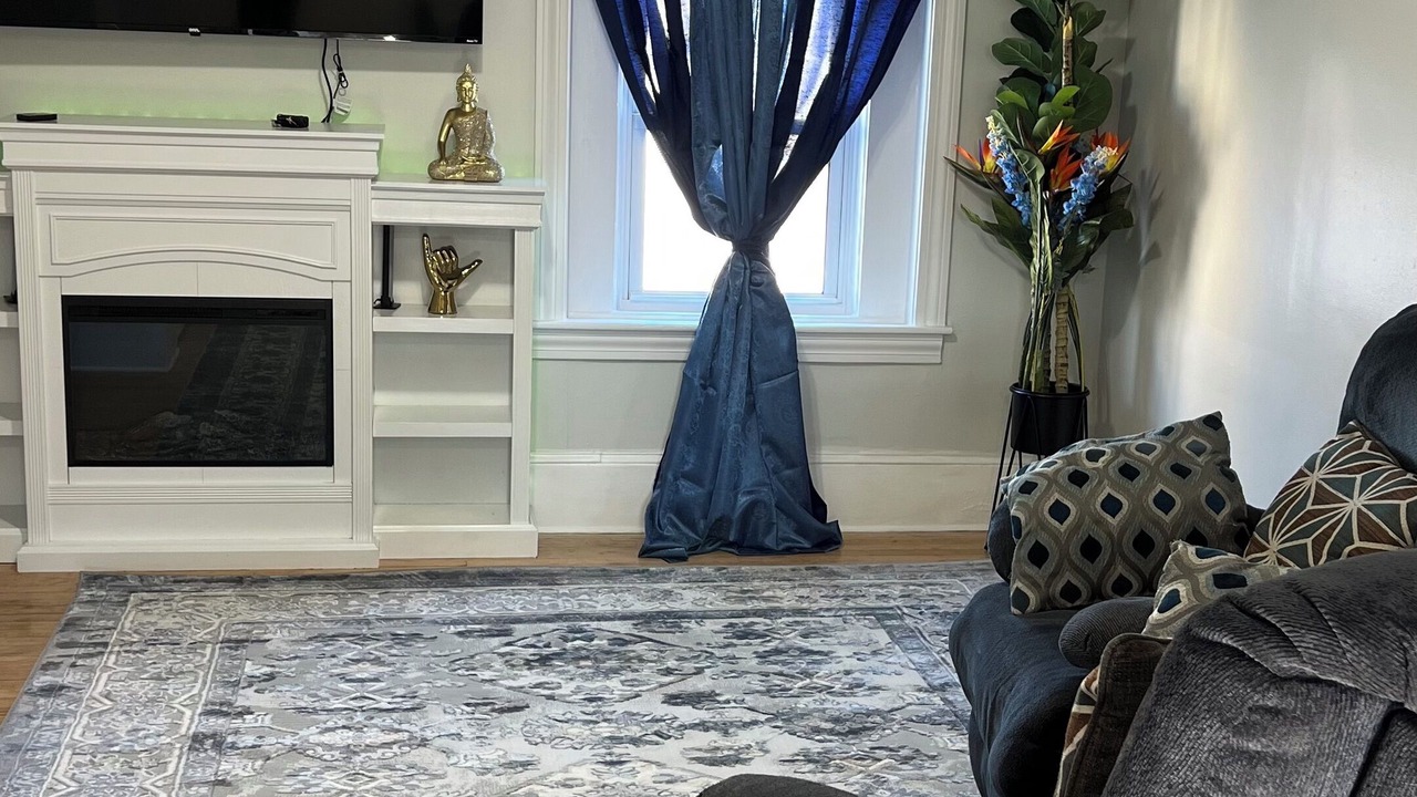 Photo of Livingroom in Fall River