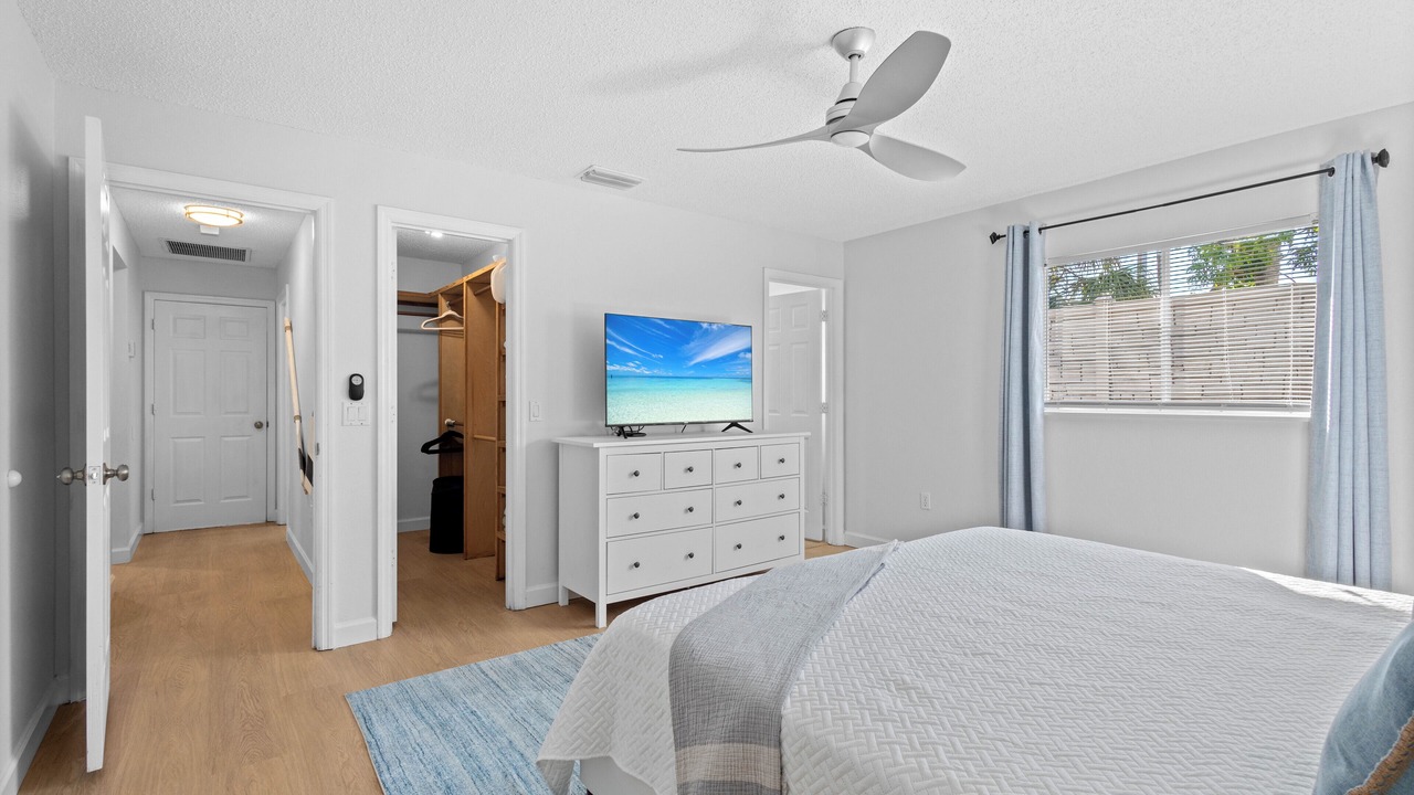 Photo of Bedroom in Gulf Gate Estates
