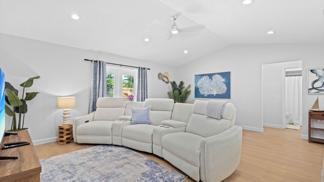 Photo of Livingroom in Gulf Gate Estates
